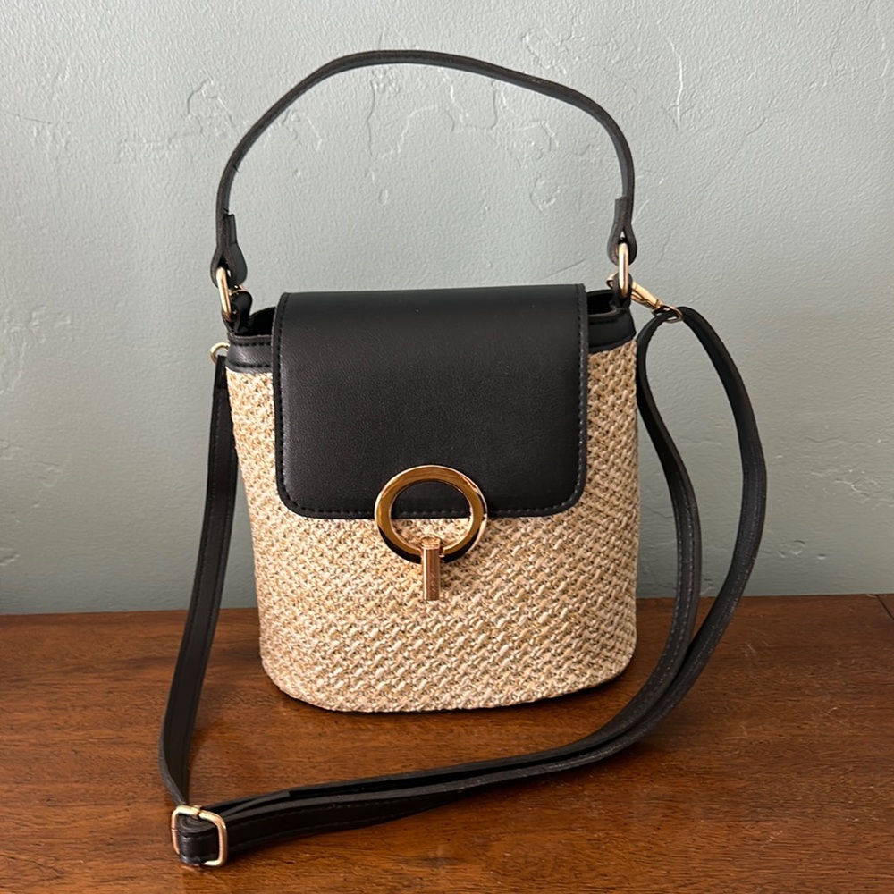 Straw summer bag